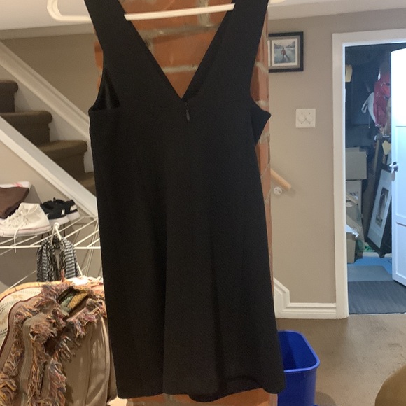 Sleeveless black dress BCBG size 0 - Picture 3 of 5